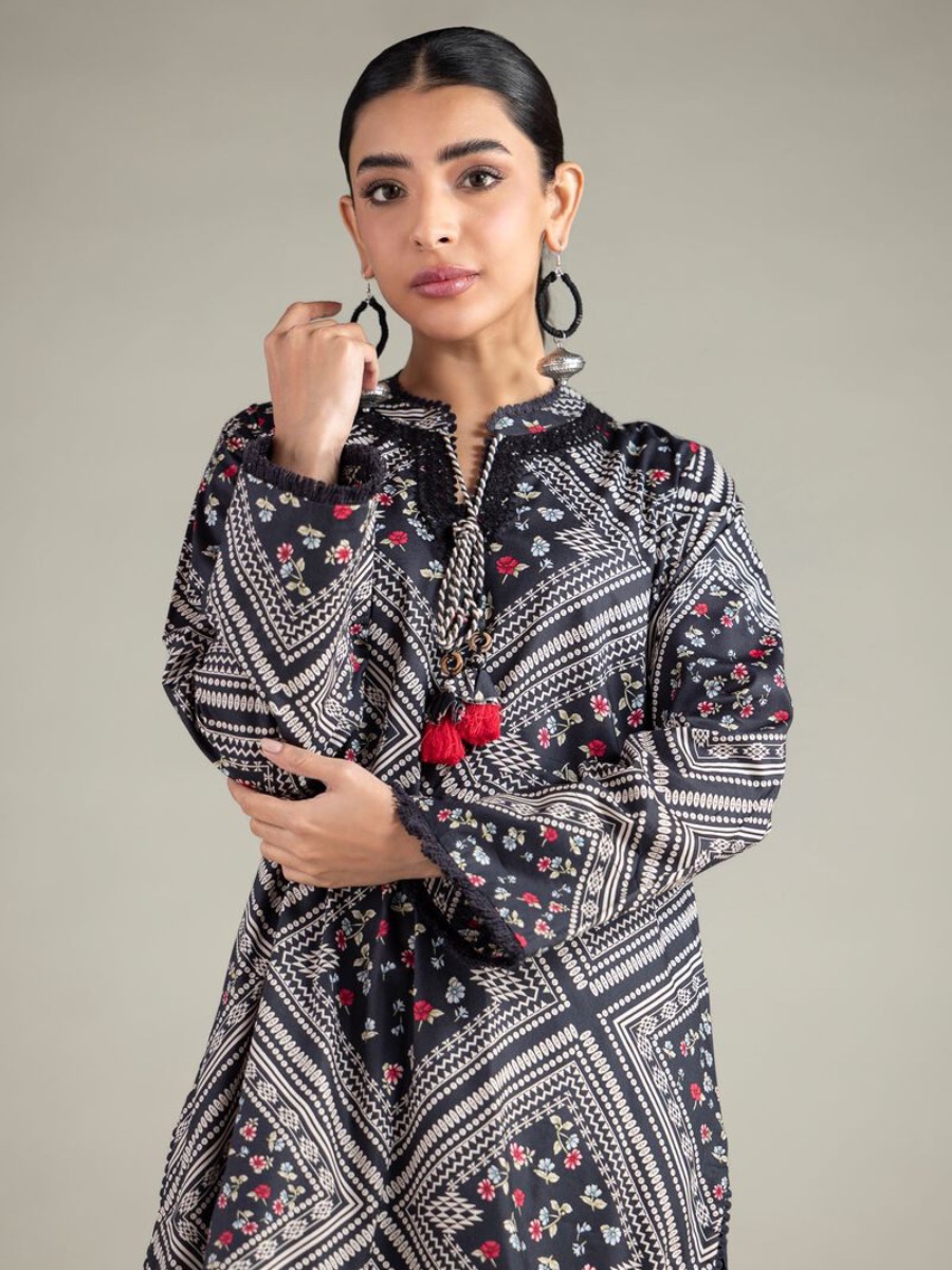 EMBROIDERED V-CUT KURTA