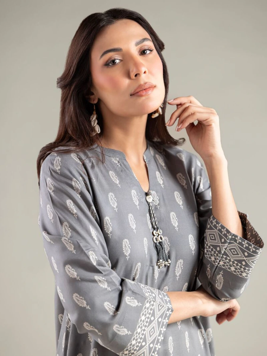 V-NECK KURTA